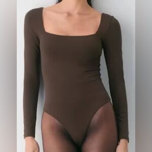 Aritzia BABATON Women's Original Contour Squareneck Bodysuit